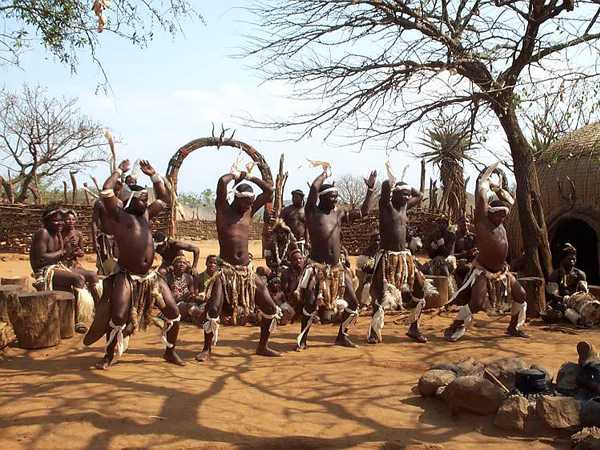 Зулусы, один из народов имеющих подобные представления о времени