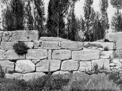Остатки крепости, построенной Сардури I