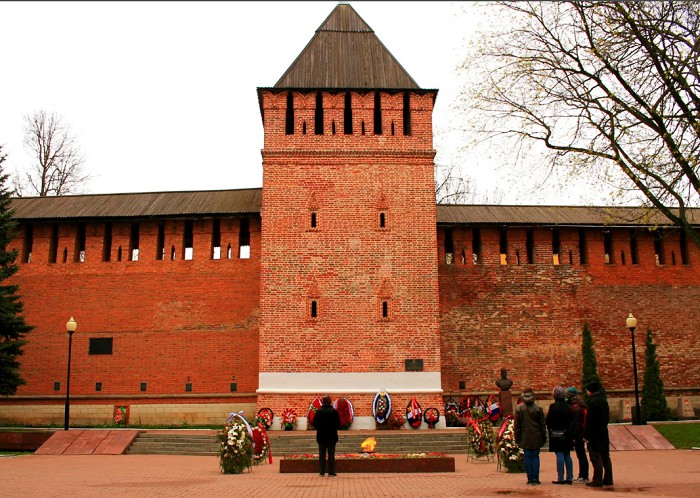 Смоленская крепость. Башня Донец