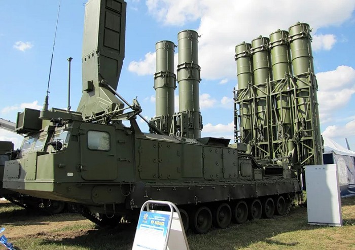 Пусковые ракетные установки ЭА83М — с 4 ЗУР ЭМ83МЭ