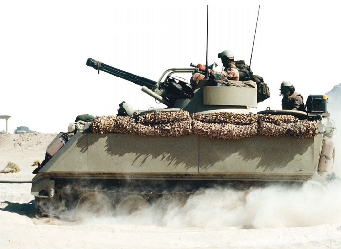 Зенитная самоходная установка M163 Vulcan на марше. 1992 г.