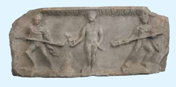 Аполлон и два факельщика. Рельеф из древнегреческого театра в Милете