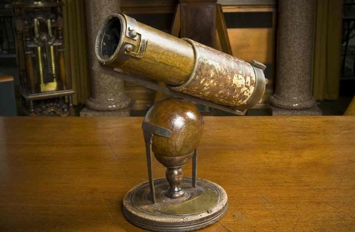 Телескоп-рефлектор Ньютона 1668 г.