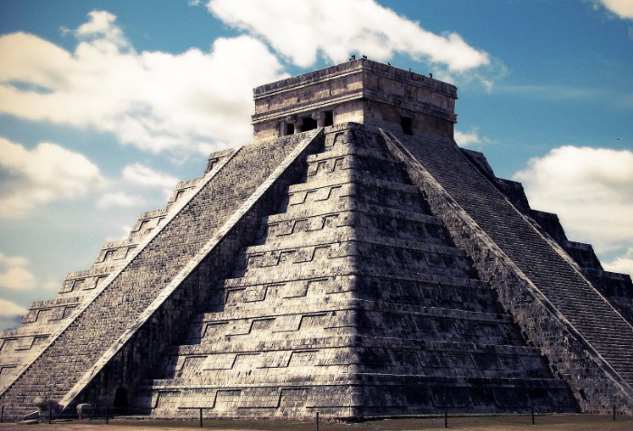 Ступенчатая пирамида Чичен-Ица (Мексика)