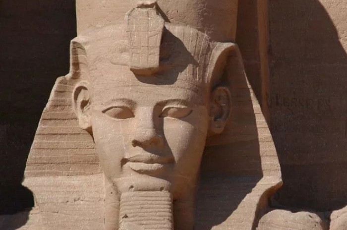 лицо великого фараона Рамсеса II
