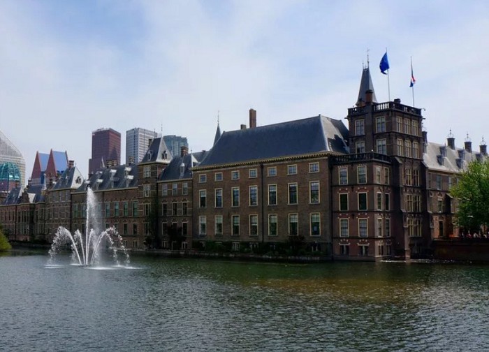 Комплекс правительственных зданий Бинненхоф в Гааге