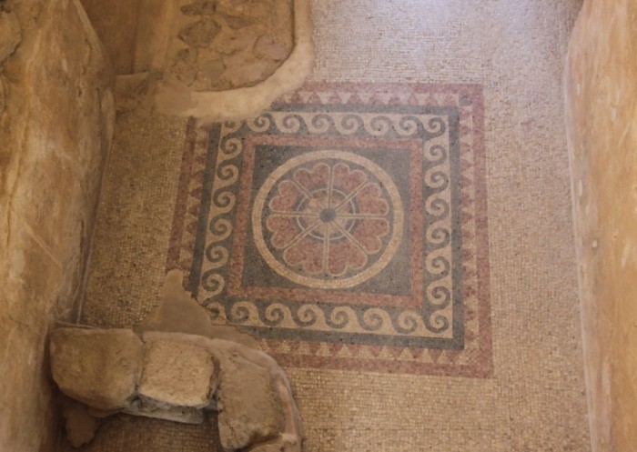 Каменная мозаика во дворце