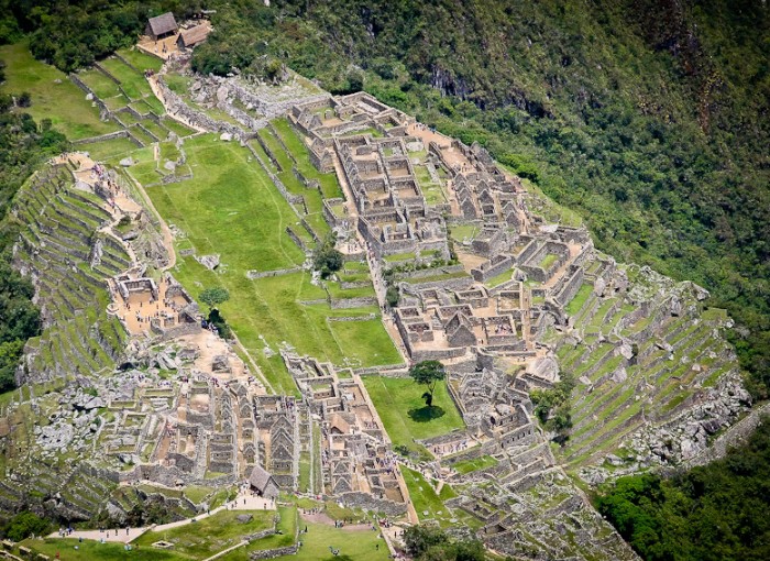 Мачу-Пикчу сверху напоминает своими очертаниями кондора — священную птицу Перу