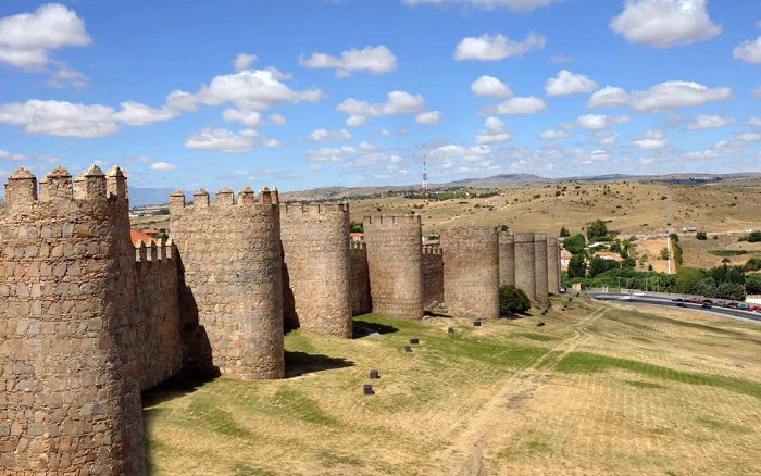 Городские укрепления в Авиле. Испания