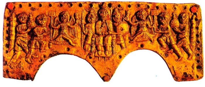 Король с воинами и подвластные ему города. Фрагмент шлема лангобардского короля Агилульфа. 590-615 гг.