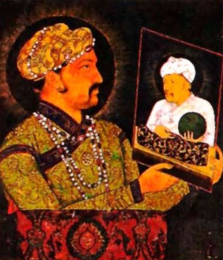 Падишах Джахангир, сын Акбара, с портретом отца. Миниатюра. XVII в.