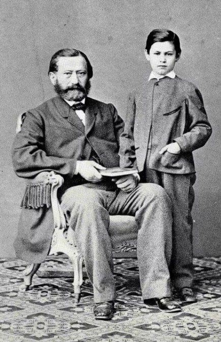 Десятилетний Зигмунд Фрейд с отцом Якобом. Фото 1866