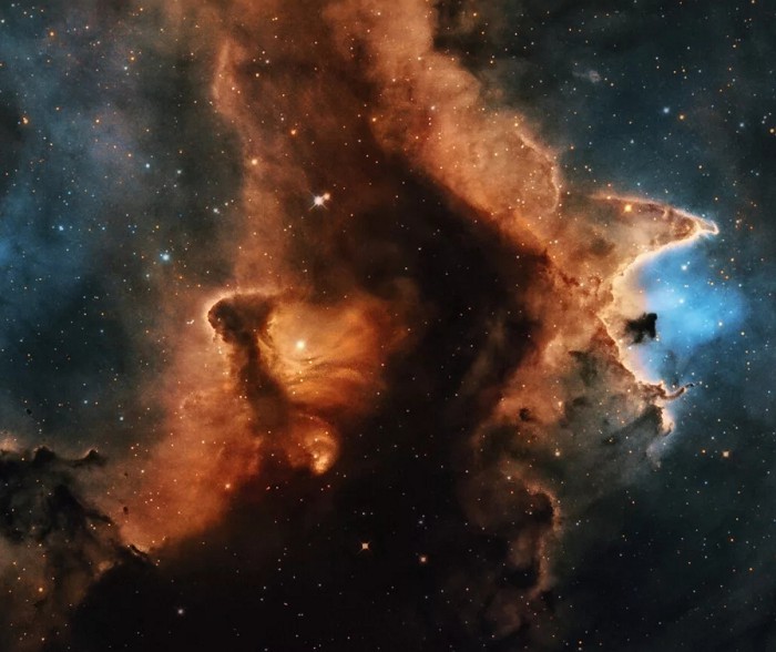Столбообразное скопление межзвездного газа и пыли в туманности Орел