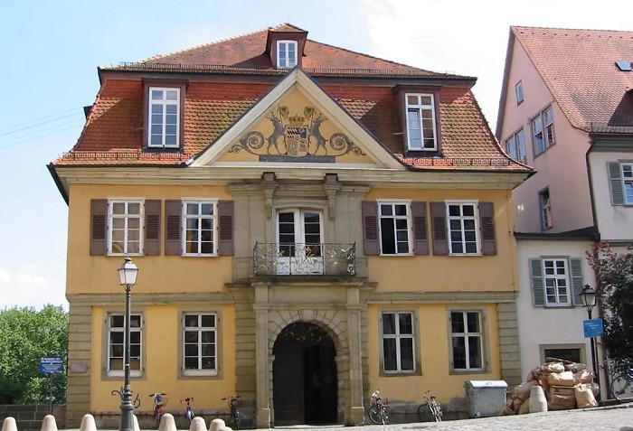 Здание, построенное в 1547 г., где располагался главный корпус Тюбингенского университета