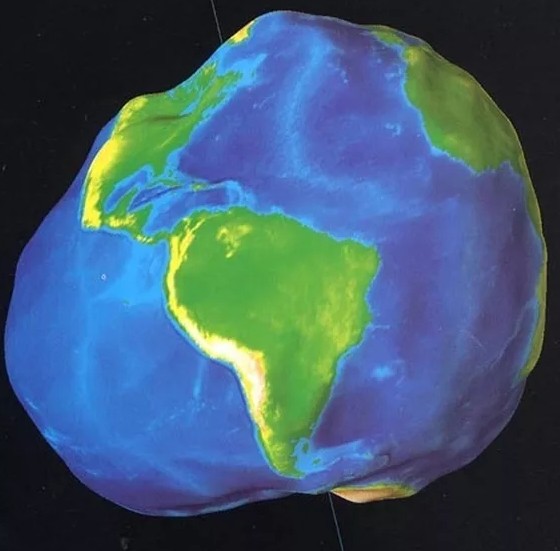 Геоид — истинная «фигура Земли» (утрированная модель)