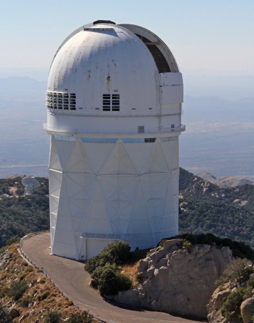 Телескоп Национальной обсерватории Китт-Пик в США, штат Аризона