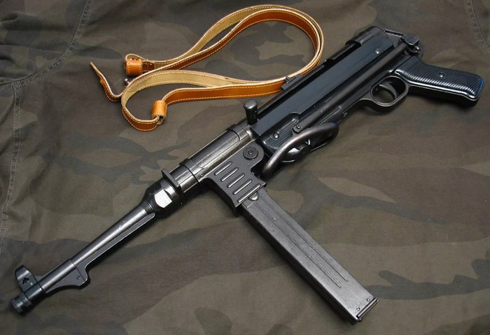 Пистолет-пулемет МР-40