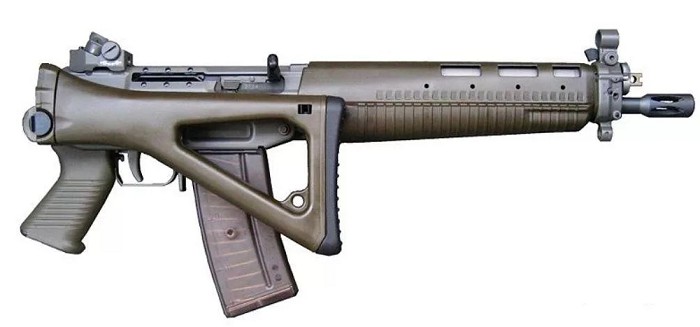 SG 551 — компактная версия штурмовой винтовки