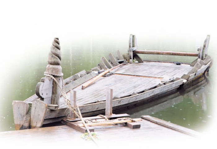 Современный образец плота-парома в виде судна