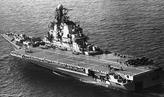 «Киев» постройки 1975 г. — первый советский авианесущий крейсер