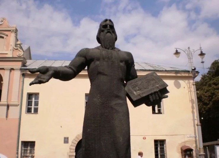 Статуя первопечатника Ивана Федорова (1525—1583 гг.) во Львове