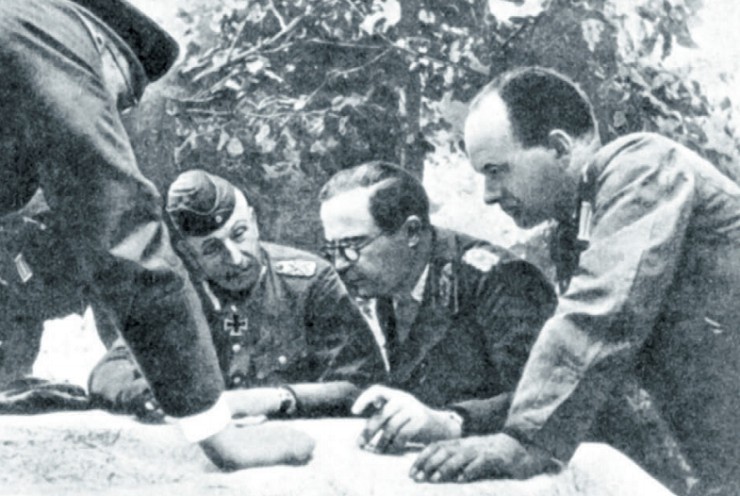 Перед операцией «Цитадель». 1943 г. Справа налево: Г. Клюге, В. Модель, Э. Манштейн