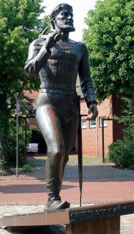 Памятник Клаусу Штёртебекеру в Мариенхафе (Германия)