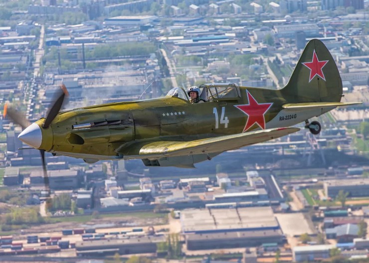 Советский истребитель МиГ-3. 1940 г.