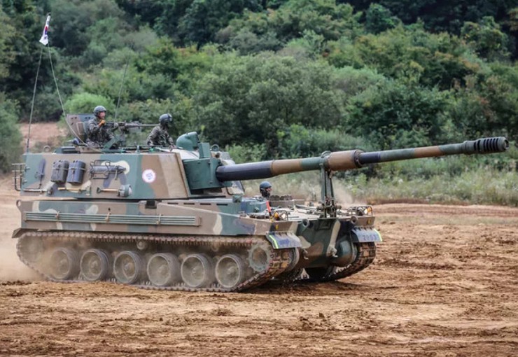 155-мм САУ К9 «Тандер» . Южная Корея. 1999 г