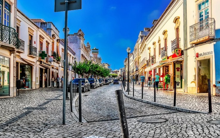 Исторический центр Тавиры — одного из самых красивых городов юга Португалии