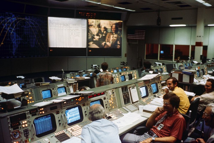 Центр управления полетами в Хьюстоне во время миссии «Союз-Аполлон»