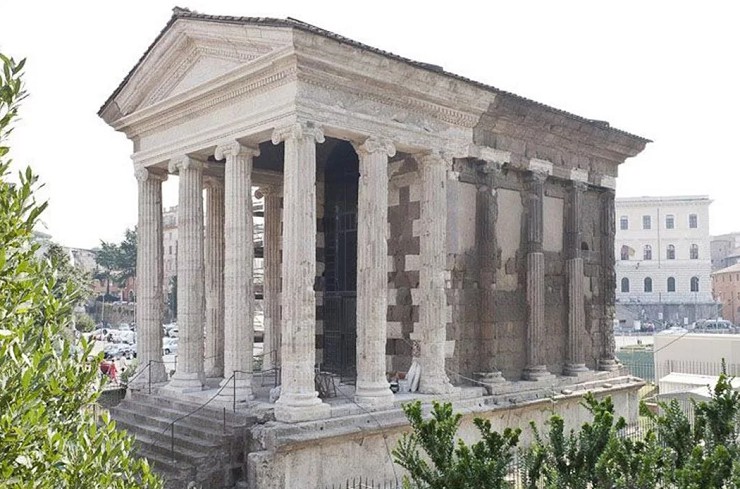 Храм Портуны на Бычьел* форуме (древнем рынке скота) сохранился почти идеально