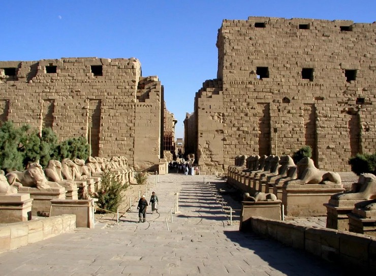 Ансамбль храма бога Амона-Ра в Луксоре. Египет