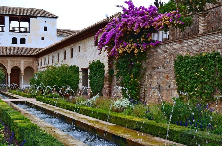 Сад Хенералифе в Гранаде. Испания