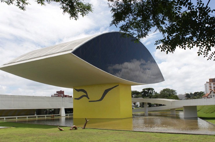 Музей Оскара Нимейера. Куритиба. Бразилия