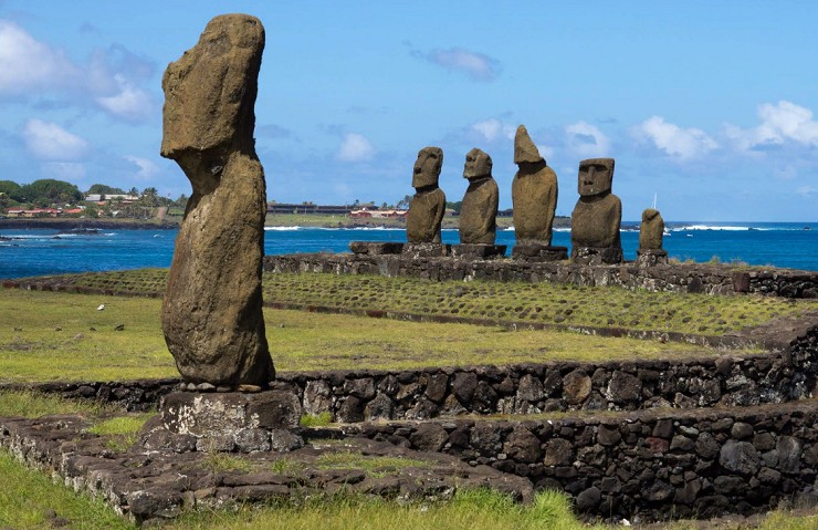 Моаи — статуи людей с Атлантиды, инопланетян или предков рапануйцев?