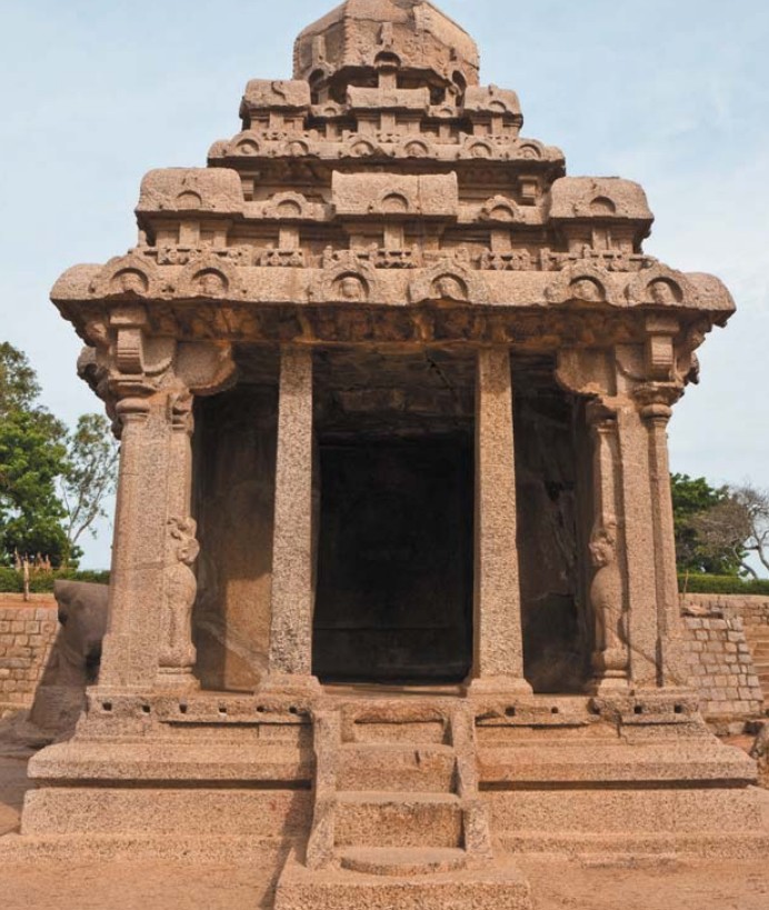 Арджуна-ратха — одна из храмовых построек «Панча Ратхи»