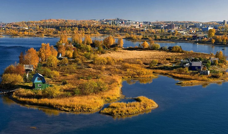 Остров в городе Иркутске на реке Ангаре