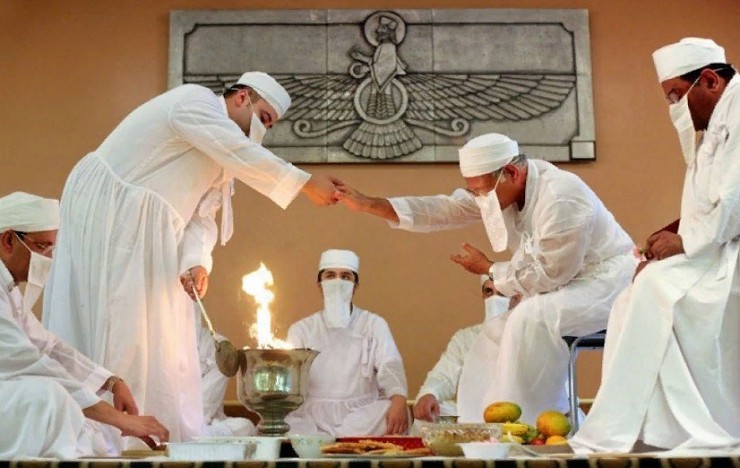 Религиозная церемония зороастрийцев