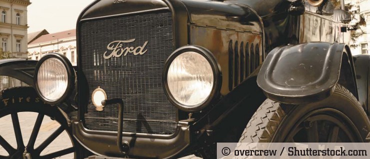 Знаменитый Ford Model Т 1921 г. на выставке старых автомобилей. Зренянин, Сербия, 7 сентября 2016 г.