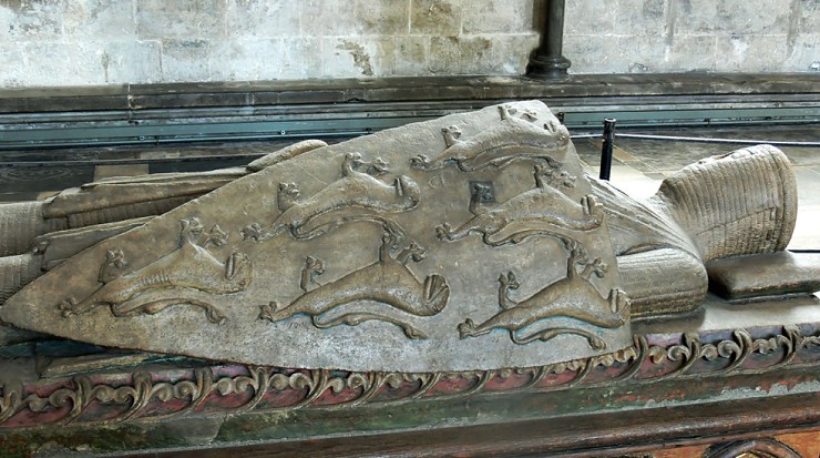 Щит на надгробии Уильяма Лонгспи. 1226 г