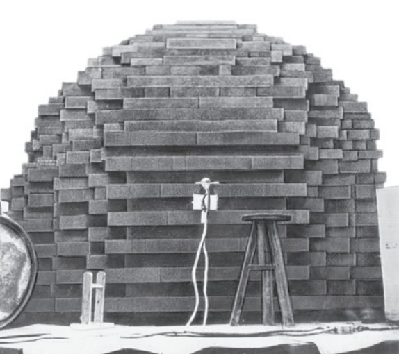 Уран-графитовая сфера первого советского ядерного реактора Ф-1