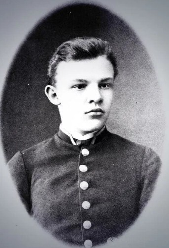 Гимназист Владимир Ульянов. Фотография. 1887 г. 