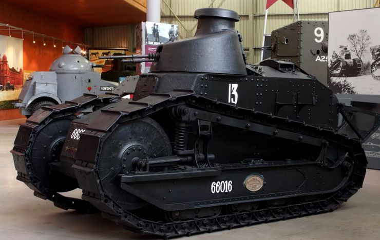 Французский танк «Рено»