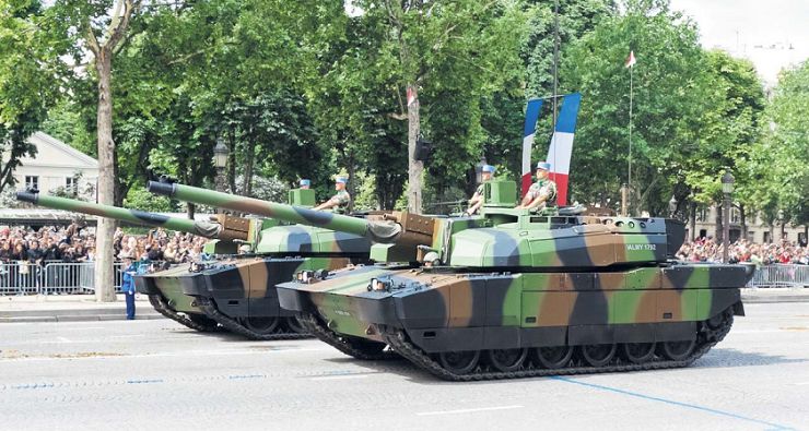 Демонстрация танков АМХ-56 «Леклерк»
