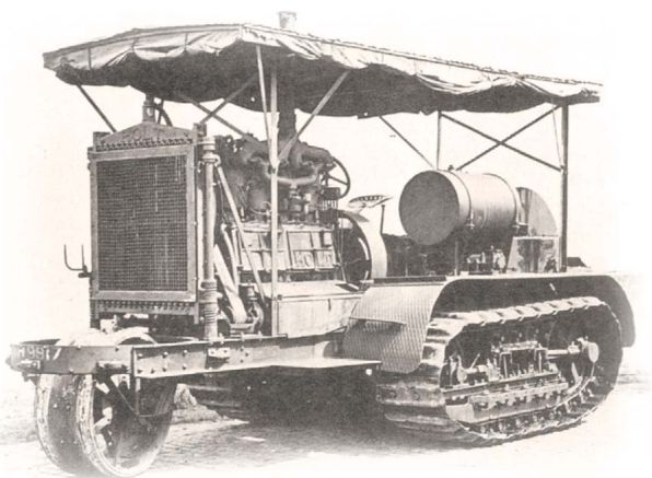 Предшественник первых танков — промышленный трактор «Холт—Катерпилар»