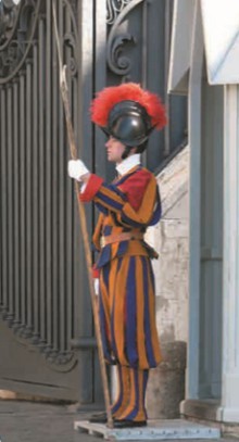 Швейцарский гвардеец в Ватикане