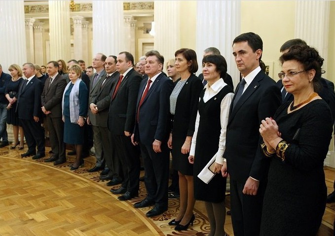 Любовь Егорова (третья справа) с коллегами по ЗС
