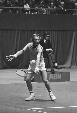 Род Лейвер на всемирном теннисном турнире ABN 1976 года в Роттердаме