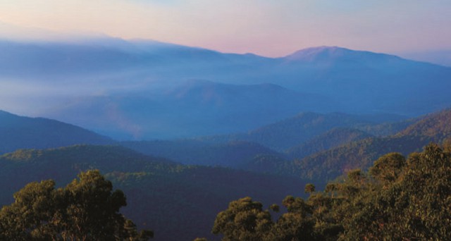 Высочайшая вершина австралийского континента — гора Косцюшко, 2230 м